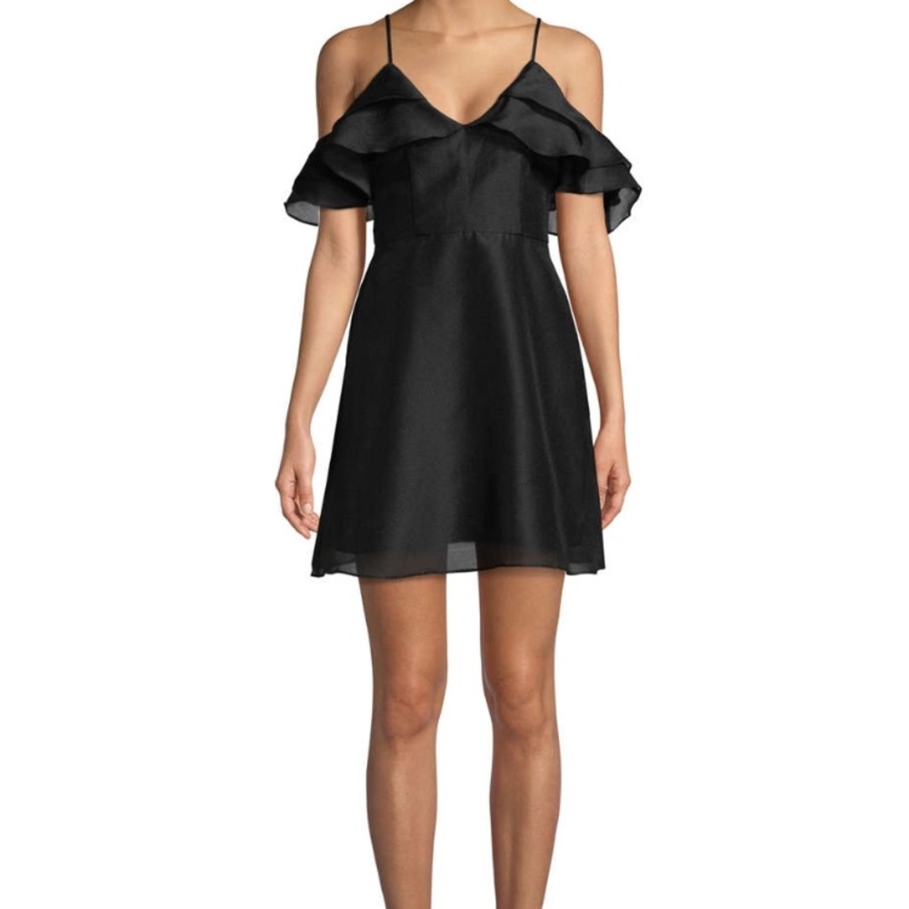 ISO Keepsake Ruffled Mini in size Medium! Thx